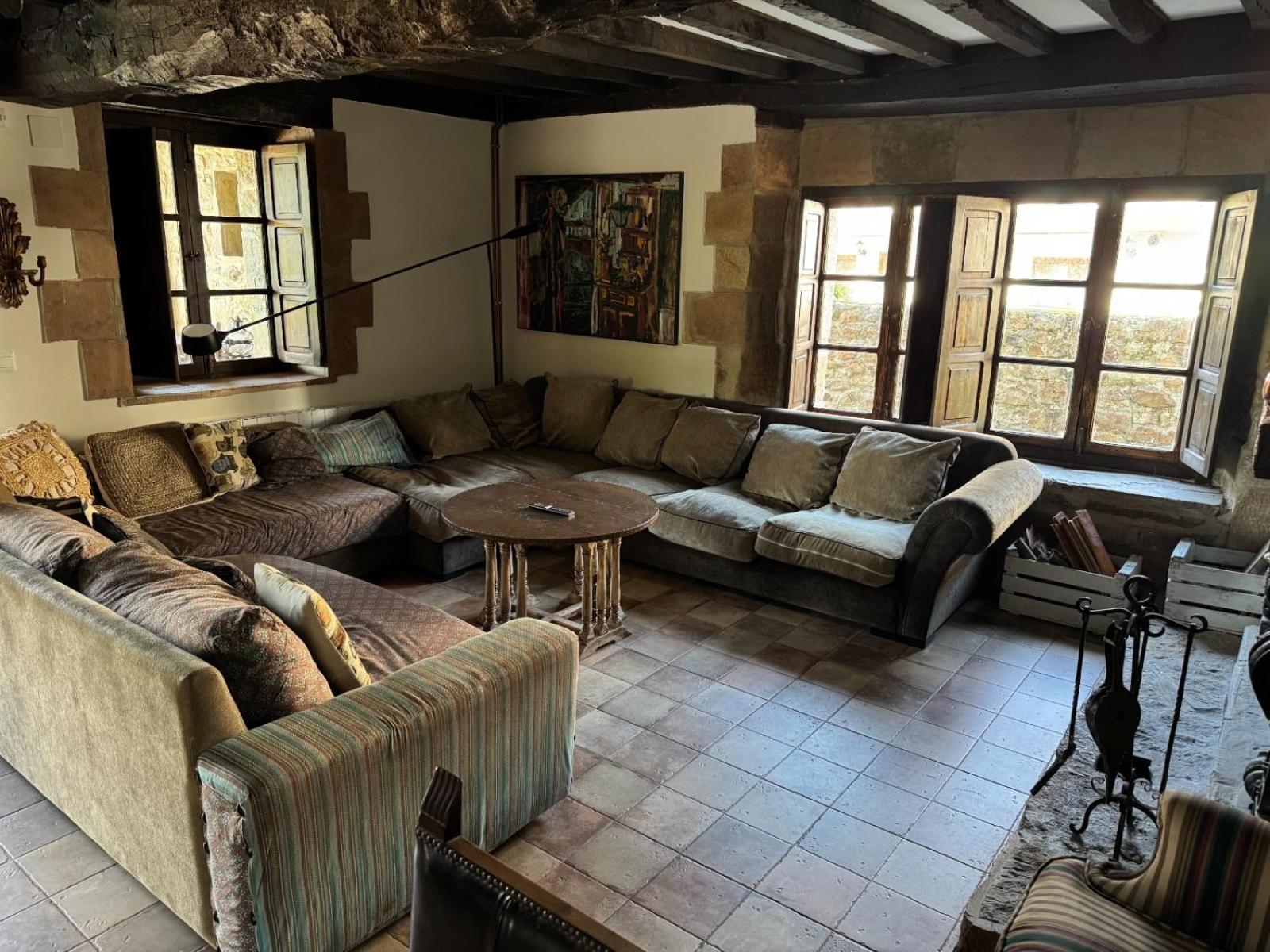 Espectacular Casa Rural En Castaneda Socobio Luaran gambar