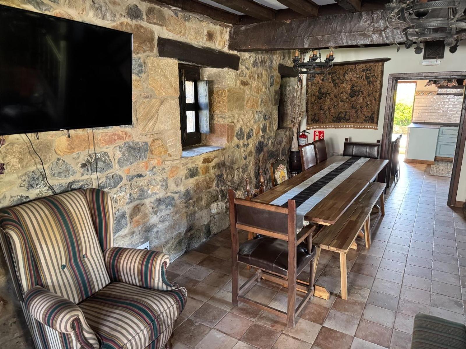Espectacular Casa Rural En Castaneda Socobio Luaran gambar